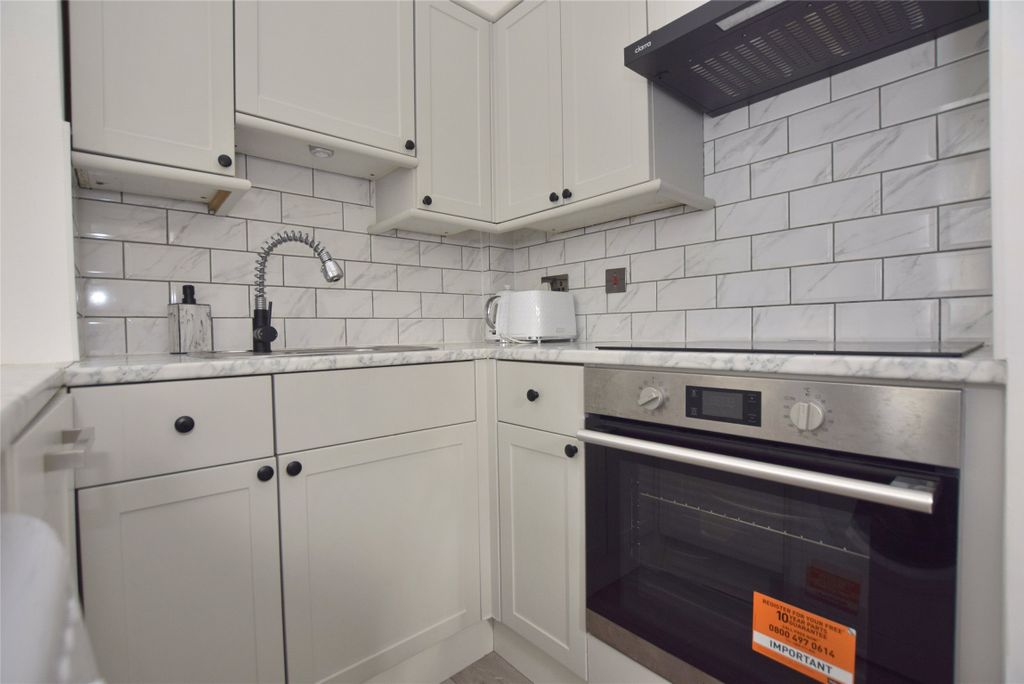 Property photo 3 of 12 Kitchen