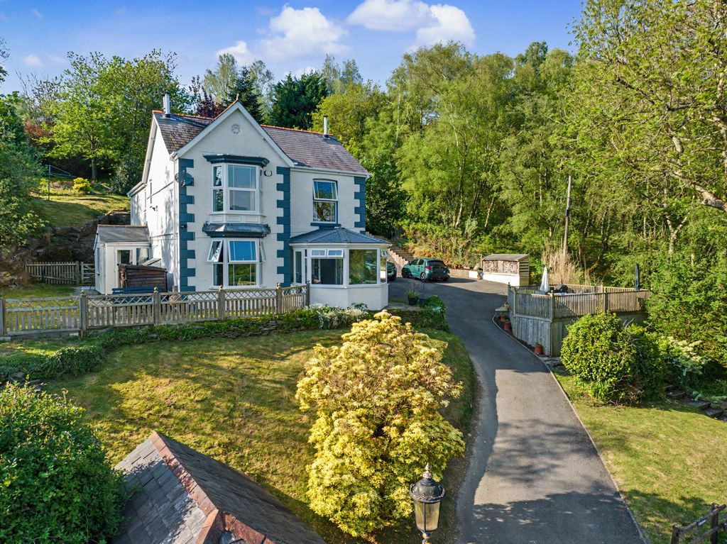 Property photo 1 of 53