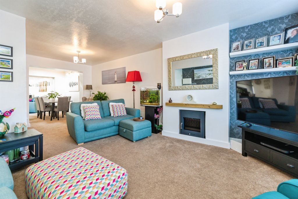 Property photo 2 of 31
