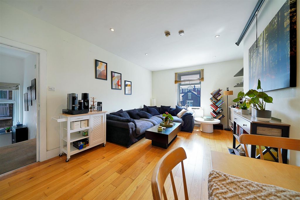 Property photo 2 of 8 9C Dean Road - G01J4Rfp4Trlzs4Sqs2H.Jpg