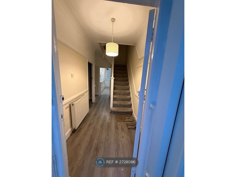 Property photo 2 of 27