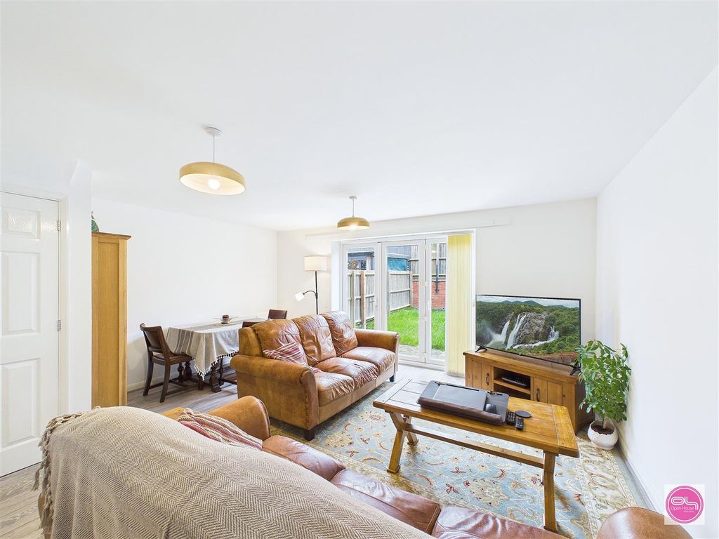 Property photo 1 of 28 Salford Way, Church Gresley (6).Jpg