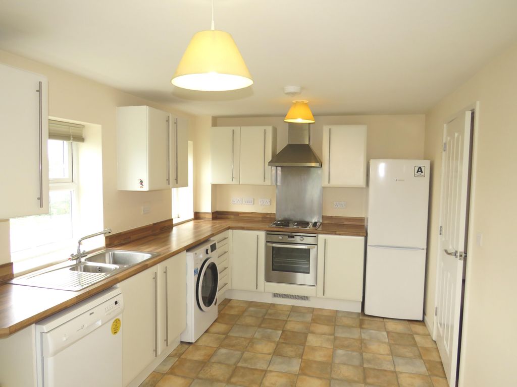 Property photo 2 of 9 Kitchen