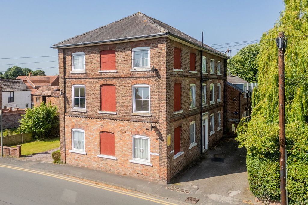 Property photo 1 of 14