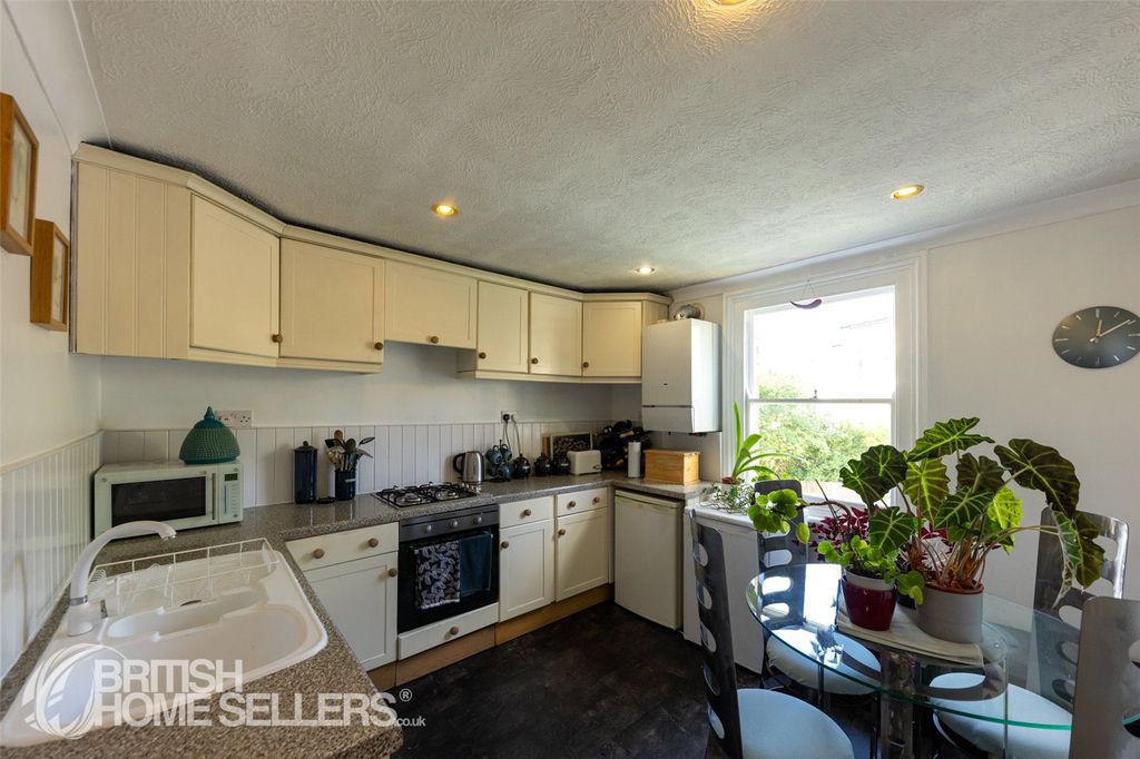 Property photo 3 of 8 Picture No. 10