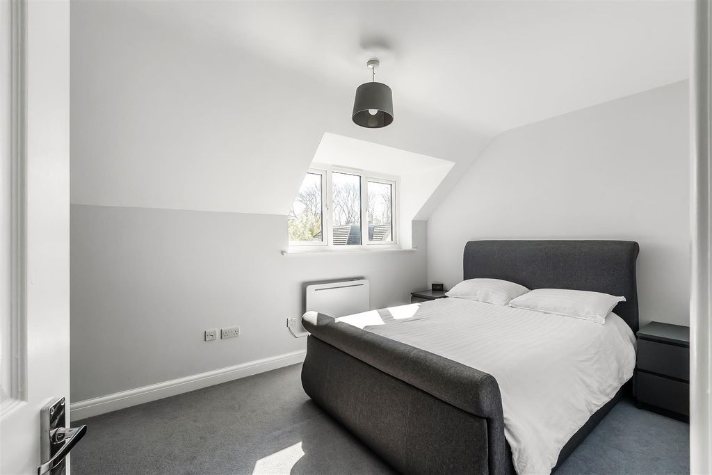 Additional image 14 of 2 bed maisonette for saleCrowhurst Mead, Godstone RH9