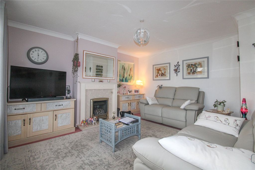 Property photo 3 of 19 Picture No. 16