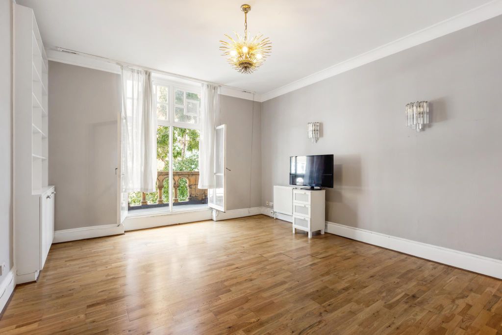 Property photo 3 of 18 Image