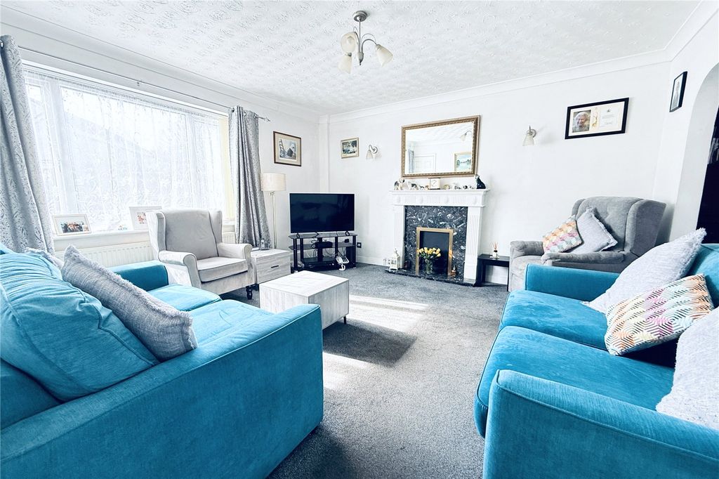 Property photo 2 of 16 Living Room