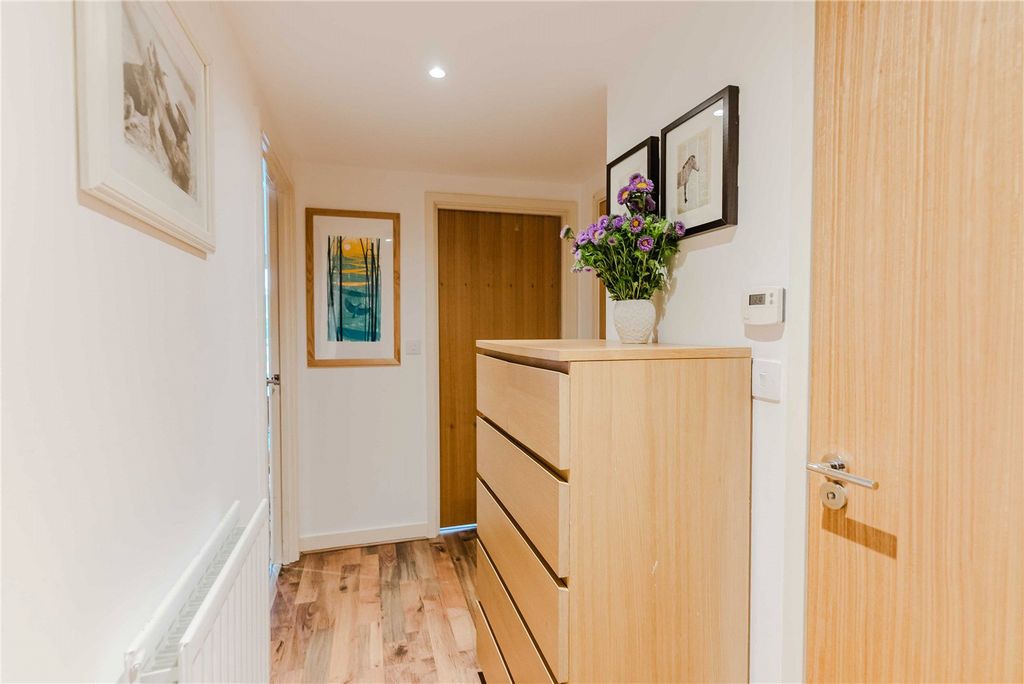 Property photo 2 of 26 Picture No. 11