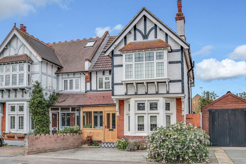 Property photo 1 of 20