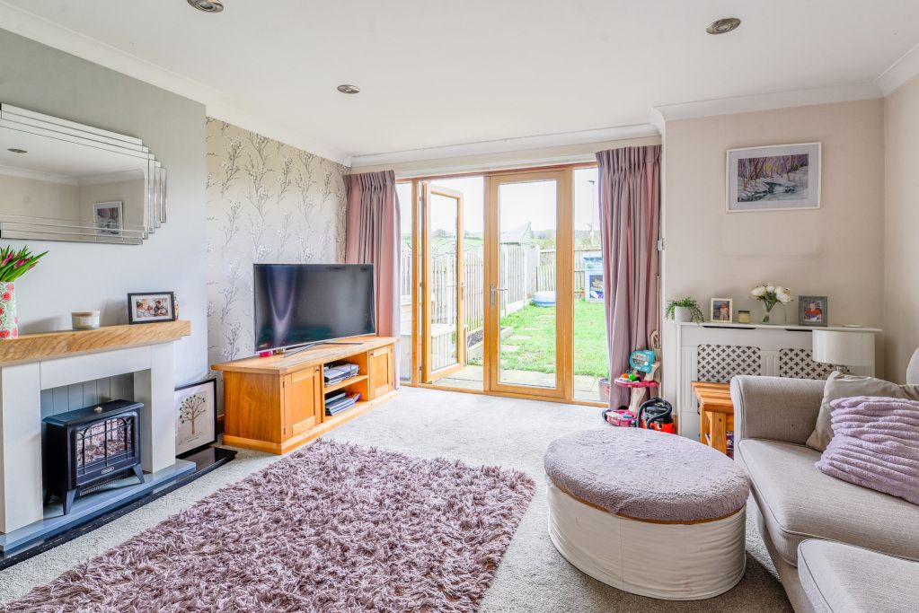 Property photo 2 of 25 Lounge