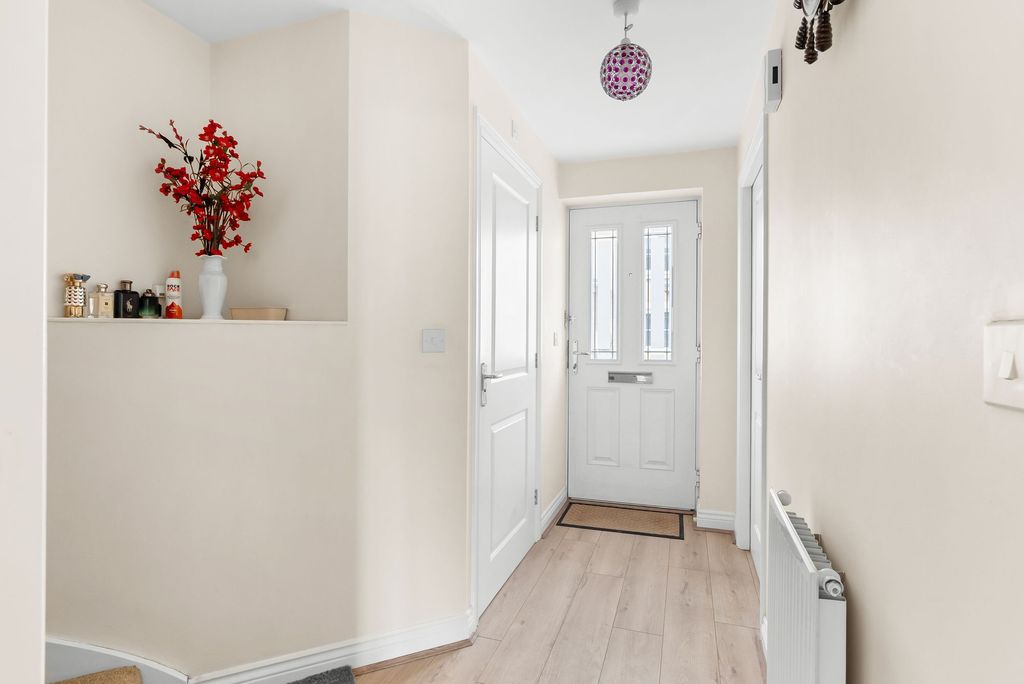 Property photo 2 of 23