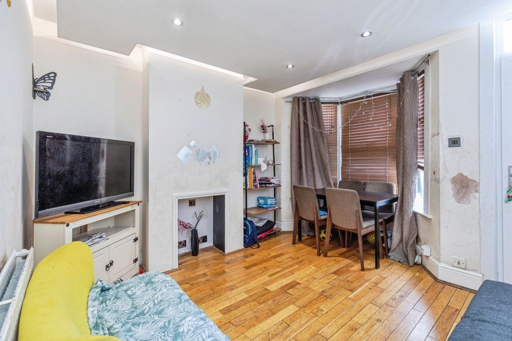 Property photo 3 of 13 Pbox-Img.Jpg