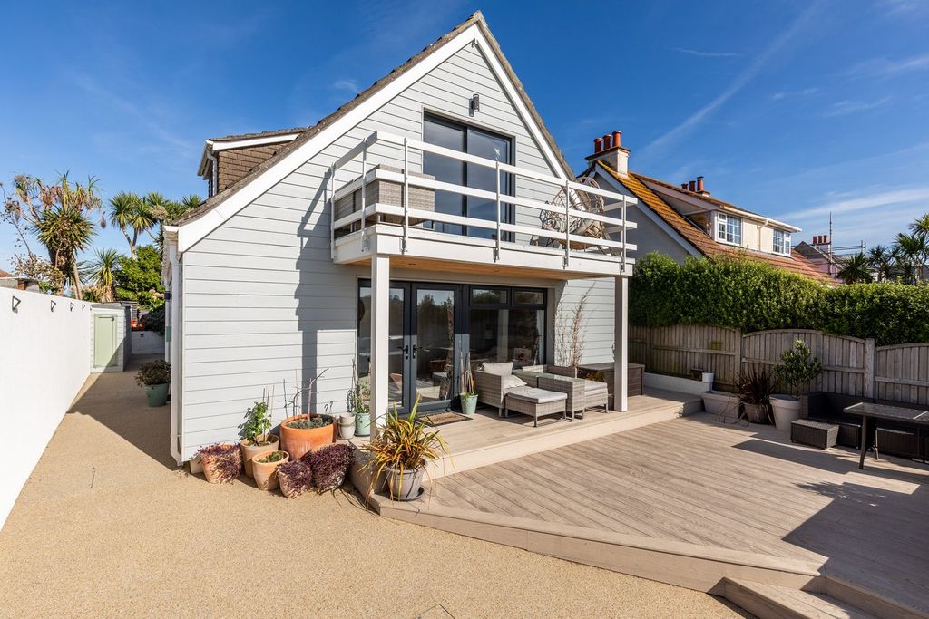 Property photo 1 of 37