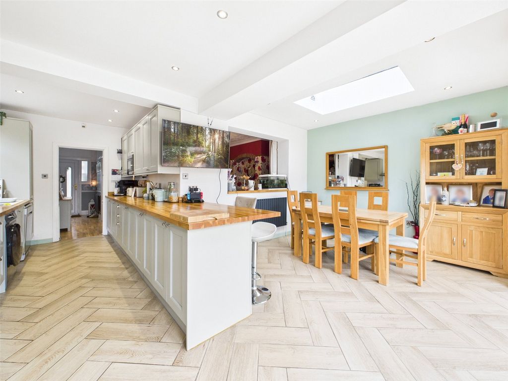 Property photo 3 of 22 Picture No. 05