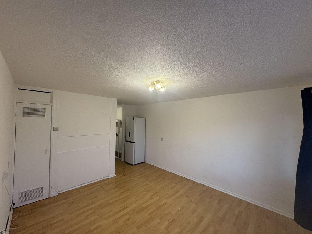 Property photo 1 of 6 Living Area