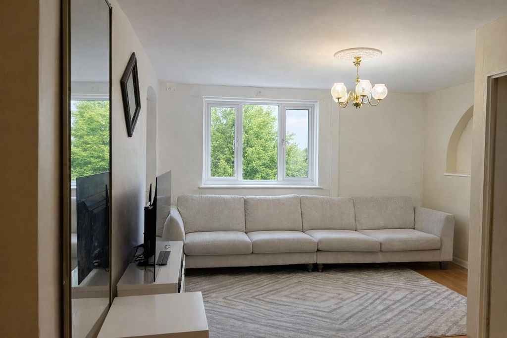 Property photo 2 of 9 Living Room .Png