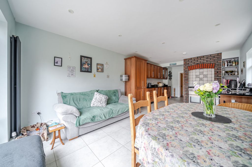 Property photo 3 of 23 1483493-12-6A3E5B...