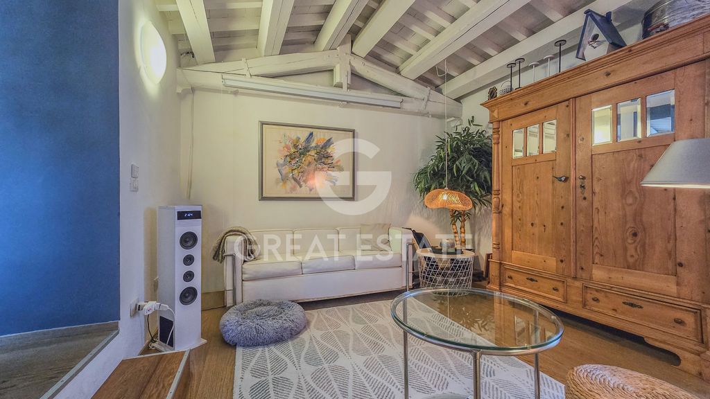 Property photo 2 of 28 Interiors