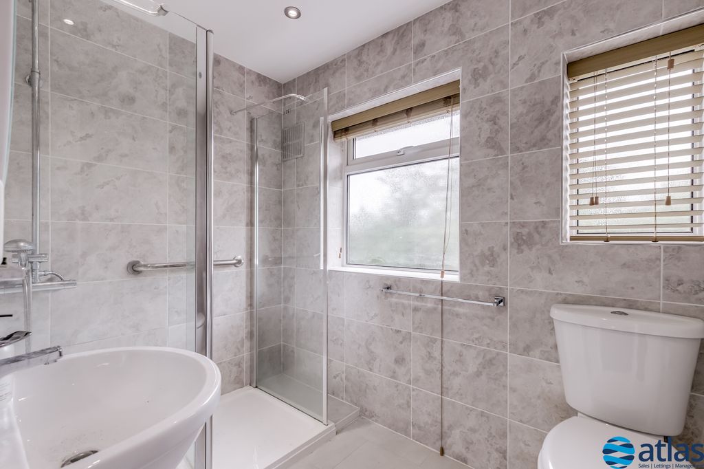 Property photo 2 of 26 Bathroom