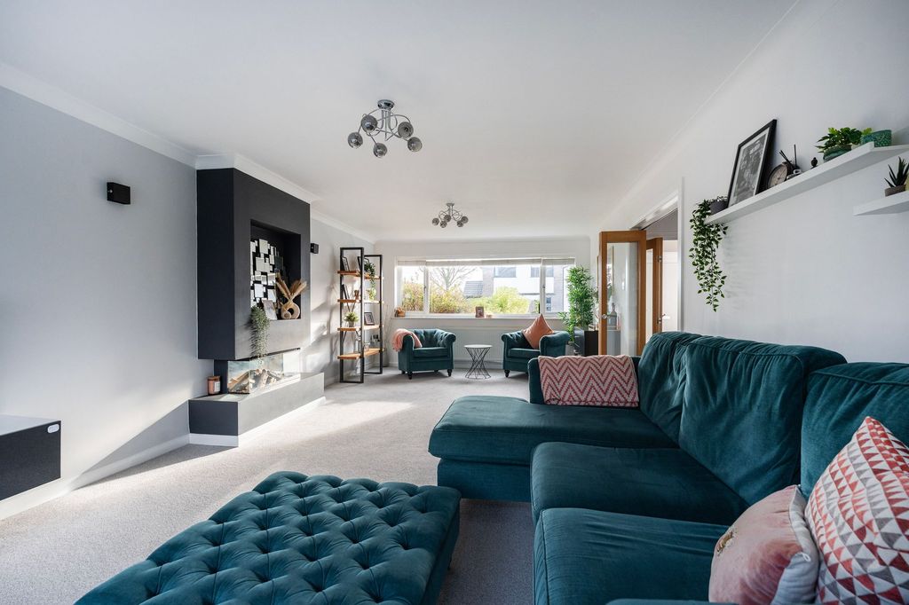 Property photo 3 of 30