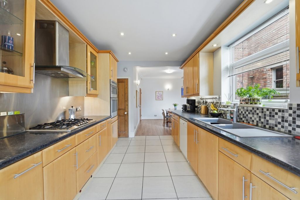 Property photo 3 of 16 Picture No. 02