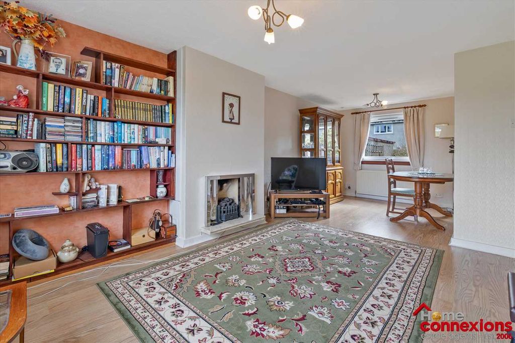 Property photo 3 of 23 Lounge Dining (2)