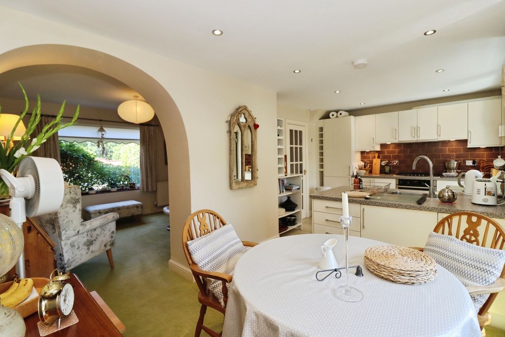 Property photo 1 of 17 Kitchen Diner