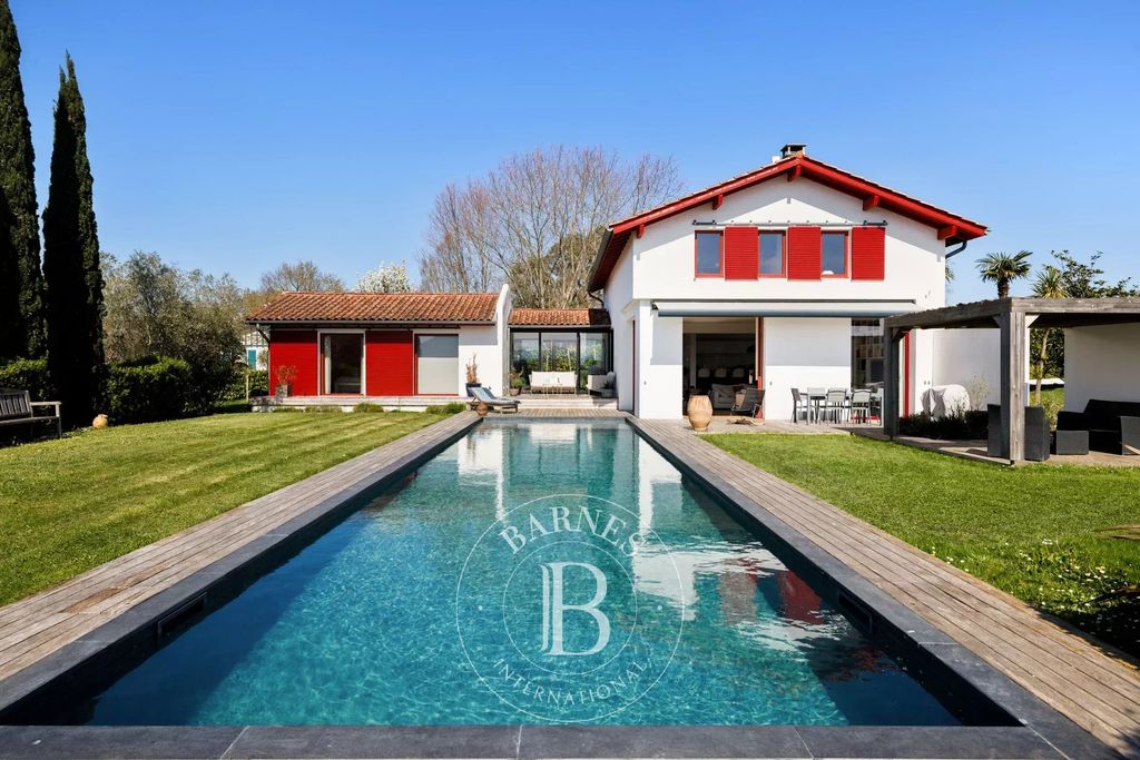 Property photo 2 of 21