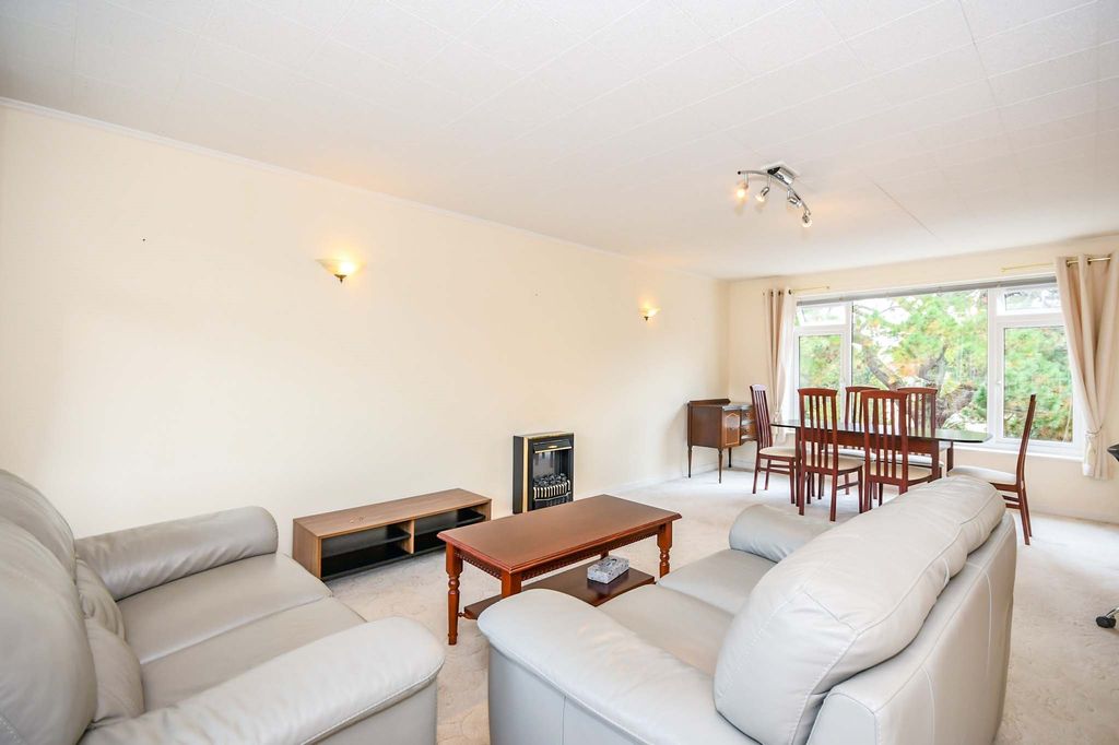 Property photo 2 of 15 5d9A1006-E02A-Ec11-B