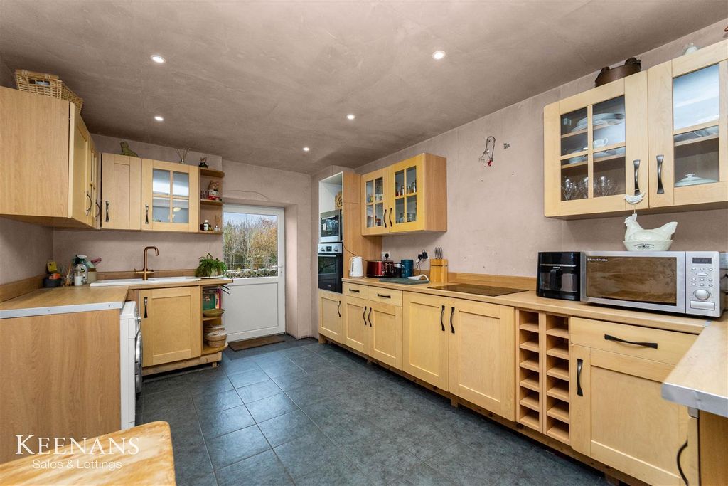 Property photo 3 of 50 4.Jpg