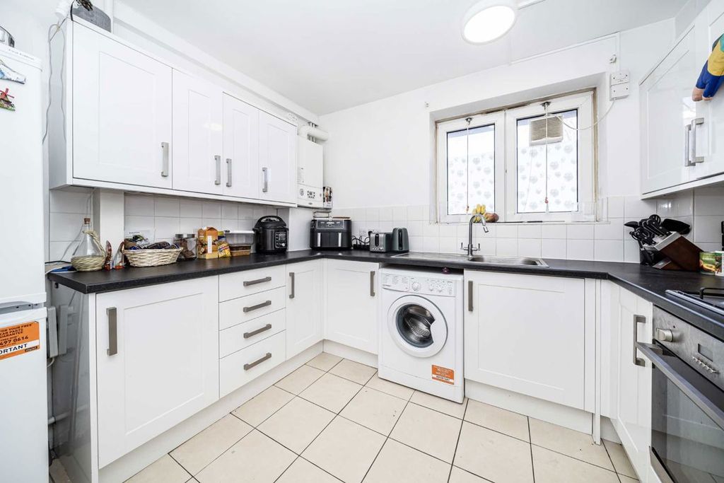 Property photo 2 of 5