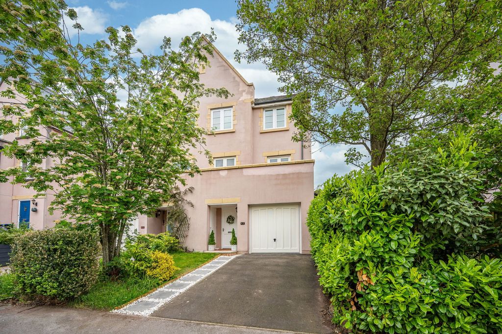 Property photo 1 of 34