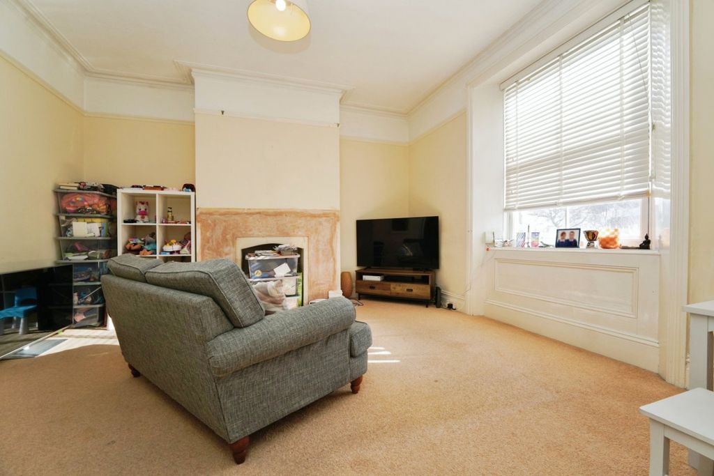Property photo 3 of 8 Picture No. 09