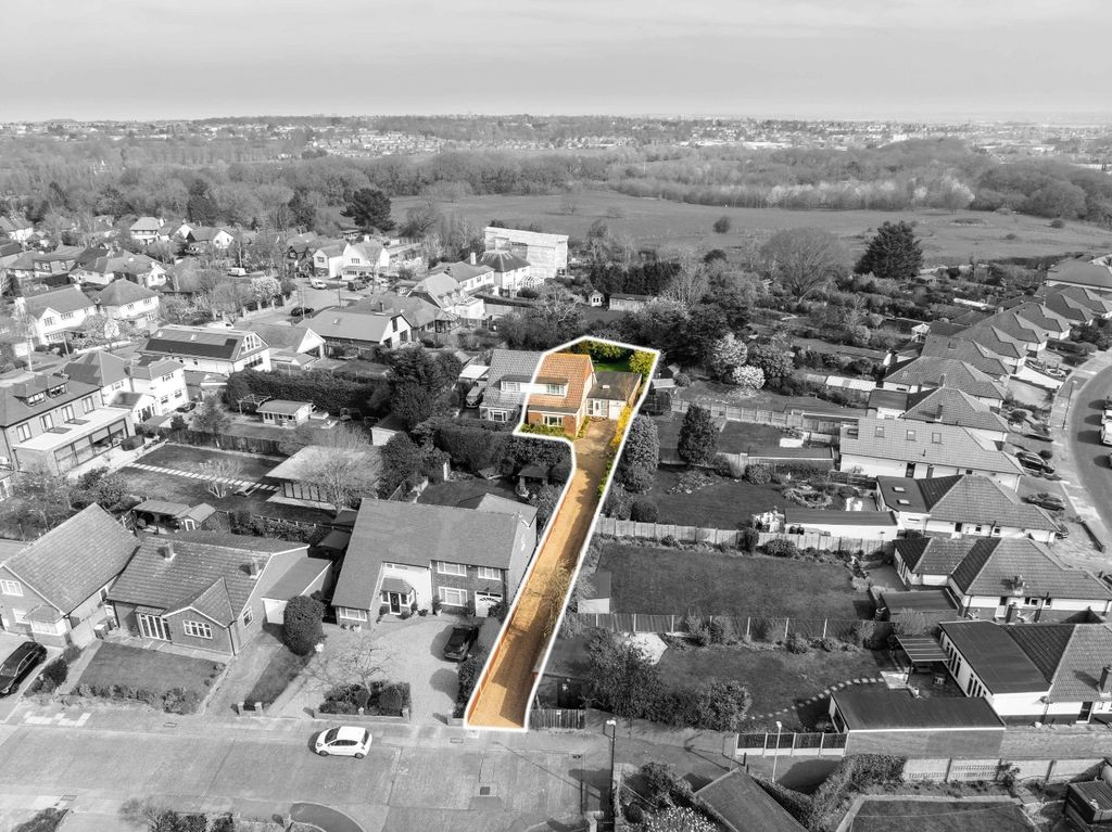 Property photo 2 of 16 5027982