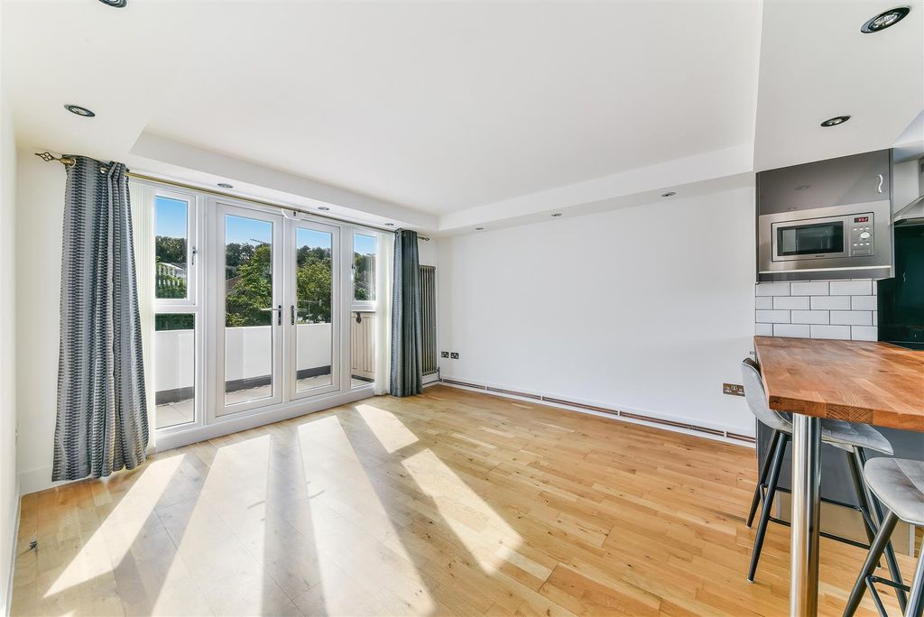 Property photo 3 of 11 Cascades, 14- (2).Jpg