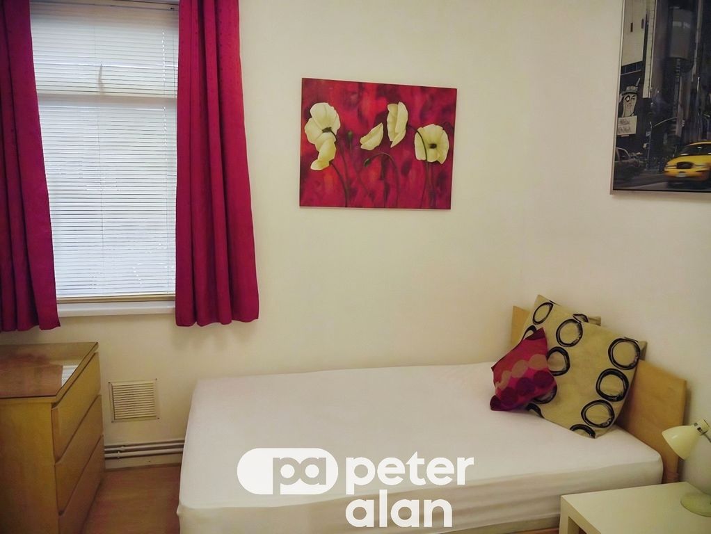 Property photo 3 of 5 Front