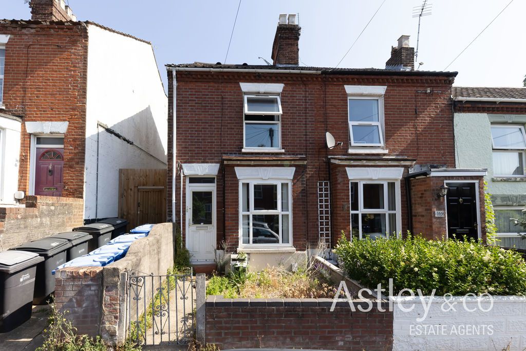 Property photo 1 of 12 Front