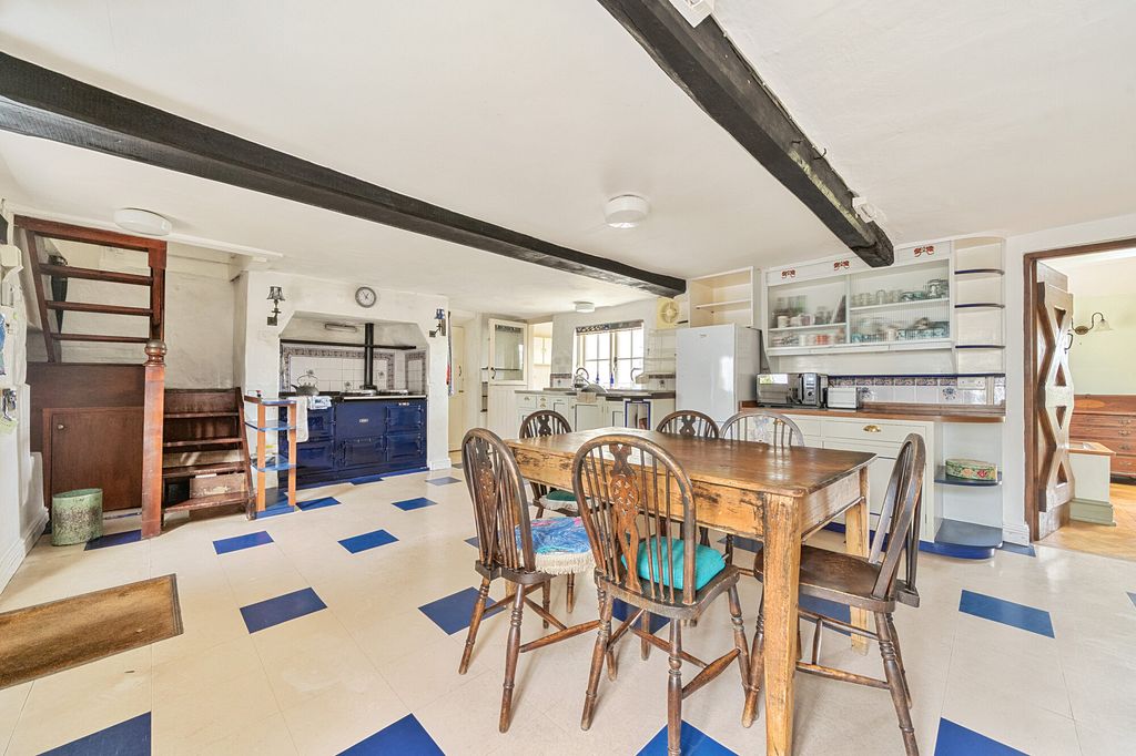 Property photo 2 of 37
