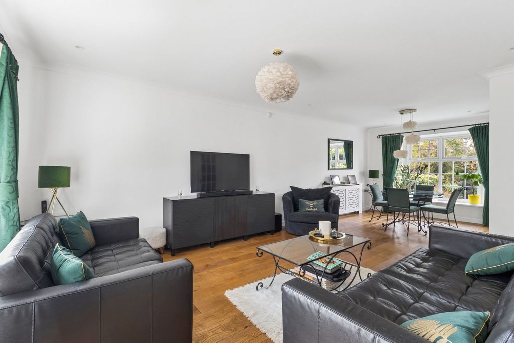 Property photo 3 of 15