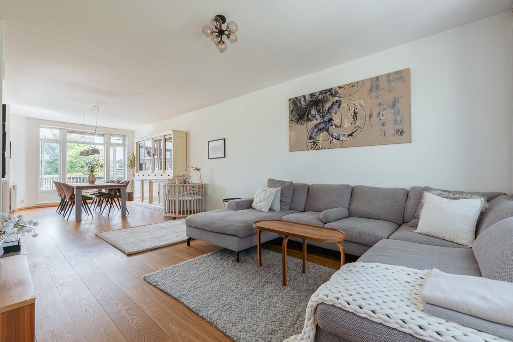 Property photo 2 of 42