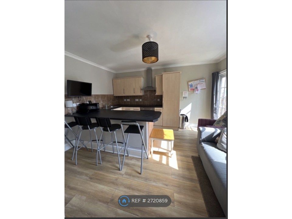 Property photo 2 of 8 All Fitted Appliances