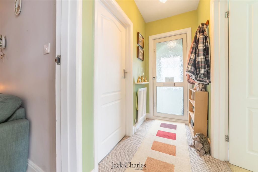 Property photo 2 of 21 26 Winifred Road-6.Jpg