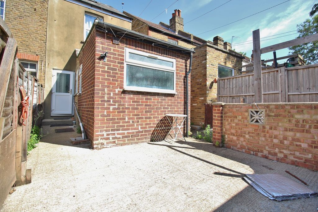 Property photo 3 of 8