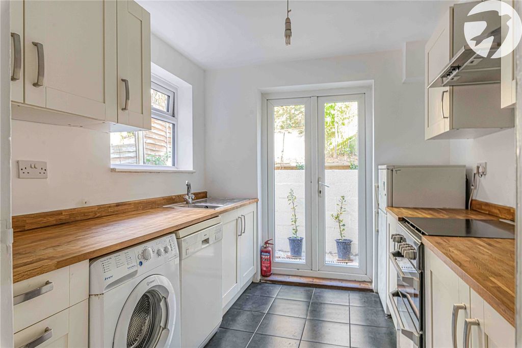 Property photo 3 of 17 Picture 3