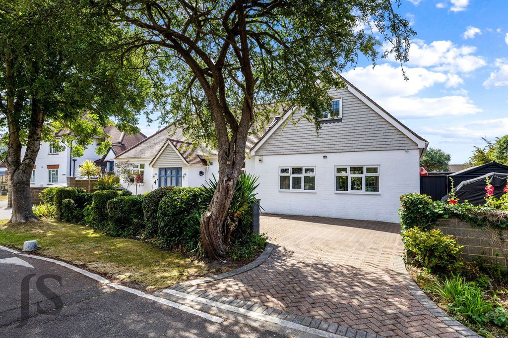 Property photo 1 of 28