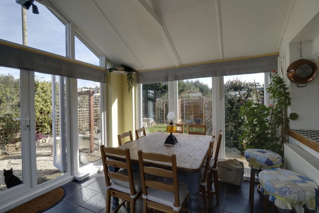 Property photo 3 of 21 Conservatory