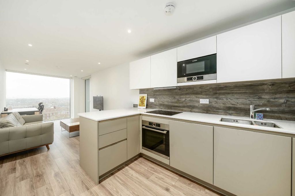 Property photo 2 of 9