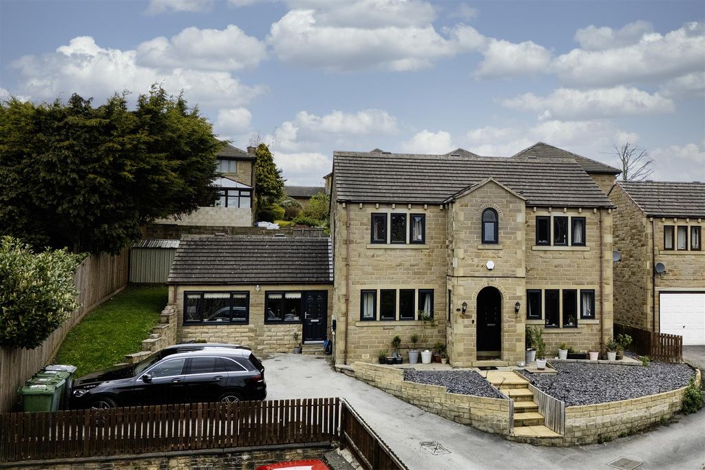 Property photo 1 of 45